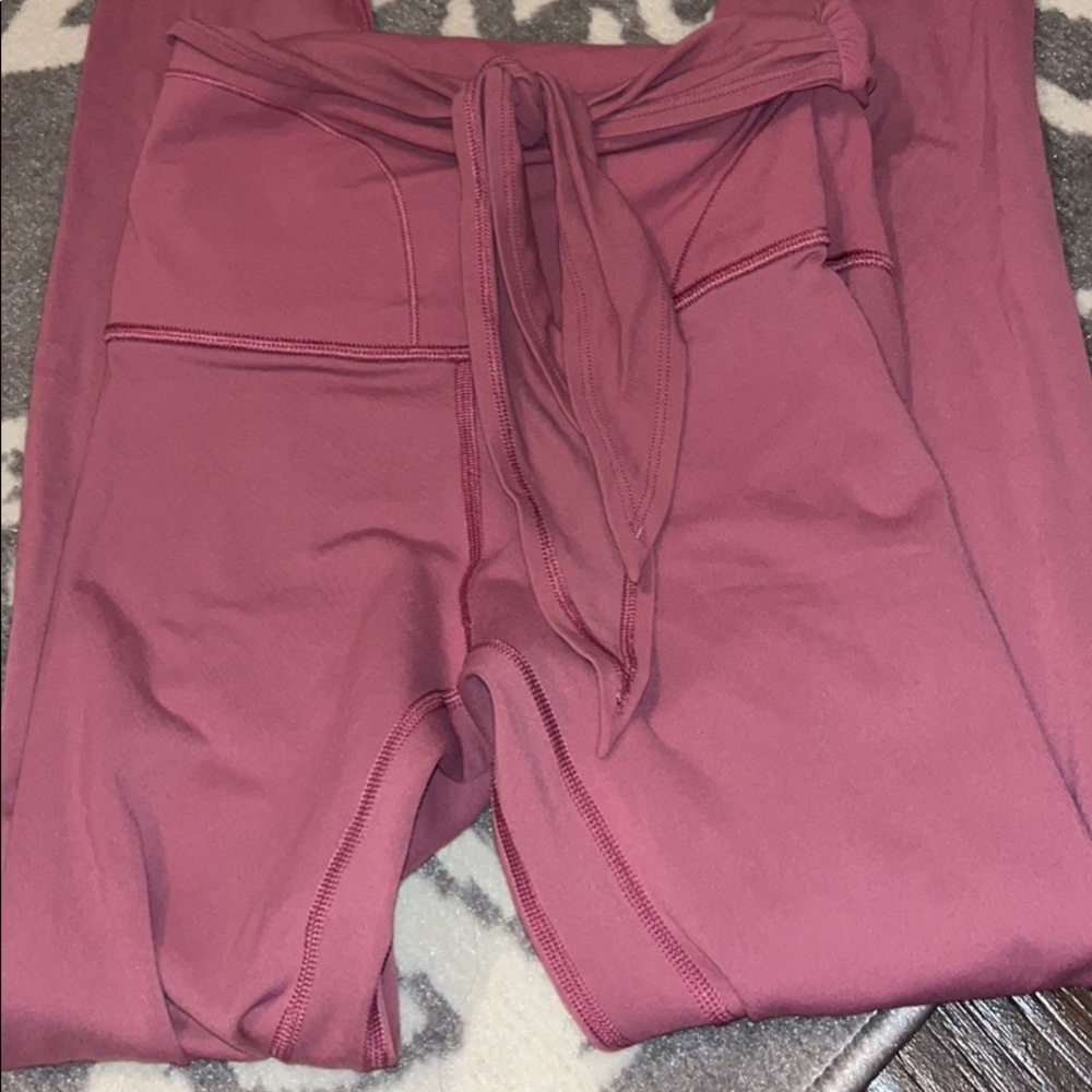 Size 4 lululemon wrap align leggings. 28” inseam. NWOT